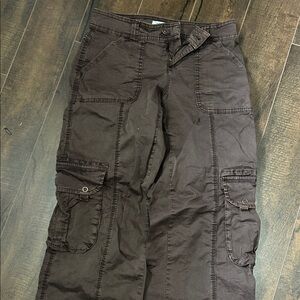 Garage low rise cargos